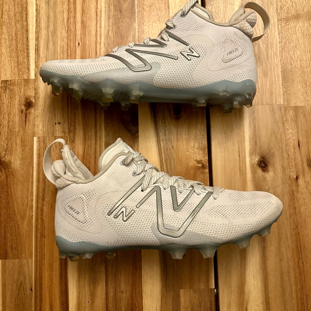 New Balance unisex FreezeLX V4 Lacrosse Cleats